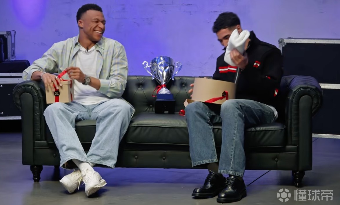 姆巴佩：梅西强得太夸张了，足球里几乎每样事他都做得特别好